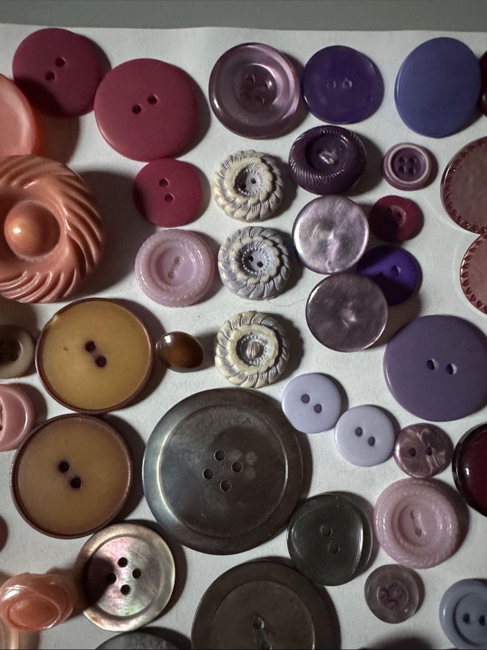 Button Lot- Pink, Purple, & Reds - Picture 8 of 15